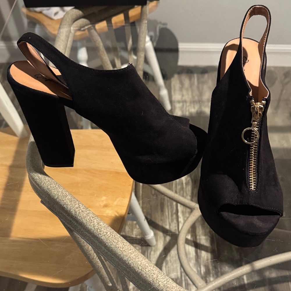 Qupid Black Platform Slingback Heels with Zipper